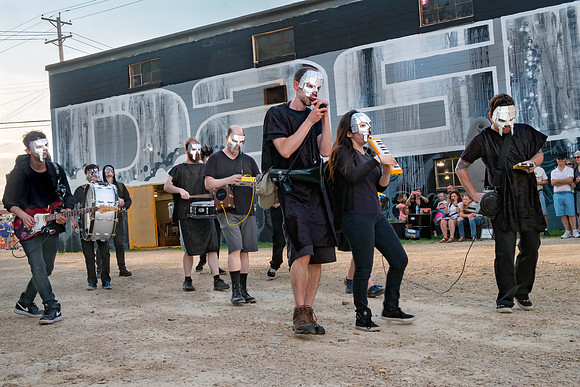 Art-A-Whirl Parade, Casket Arts Bldg; Mpls, MN USA (2018)